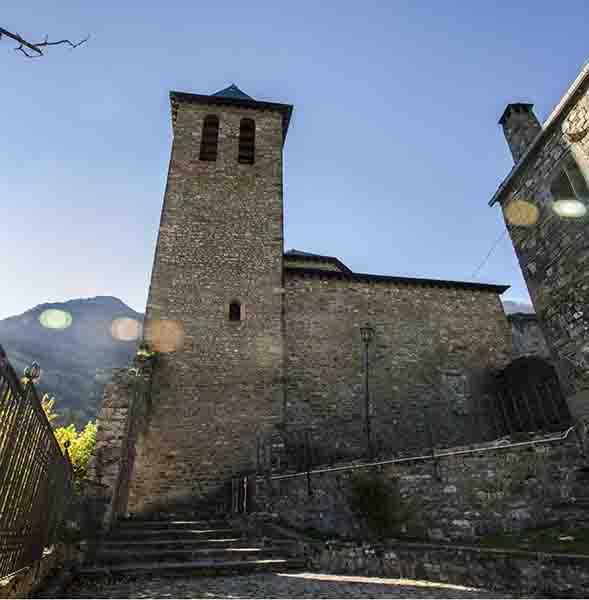 Huesca - Torla-Ordesa 11 - iglesia de san Salvador.jpg